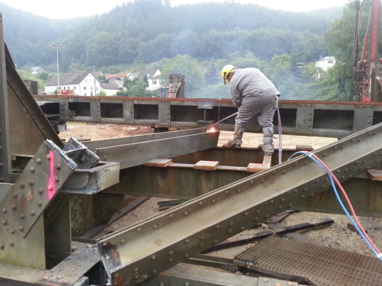 Karding GmbH Brückenabbruch Karding GmbH Brückenabbruch